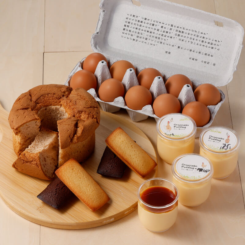 食べきりサイズのミニ苺シフォンケーキに、定番人気のぷりんやフィナンシェを詰め合わせ。
