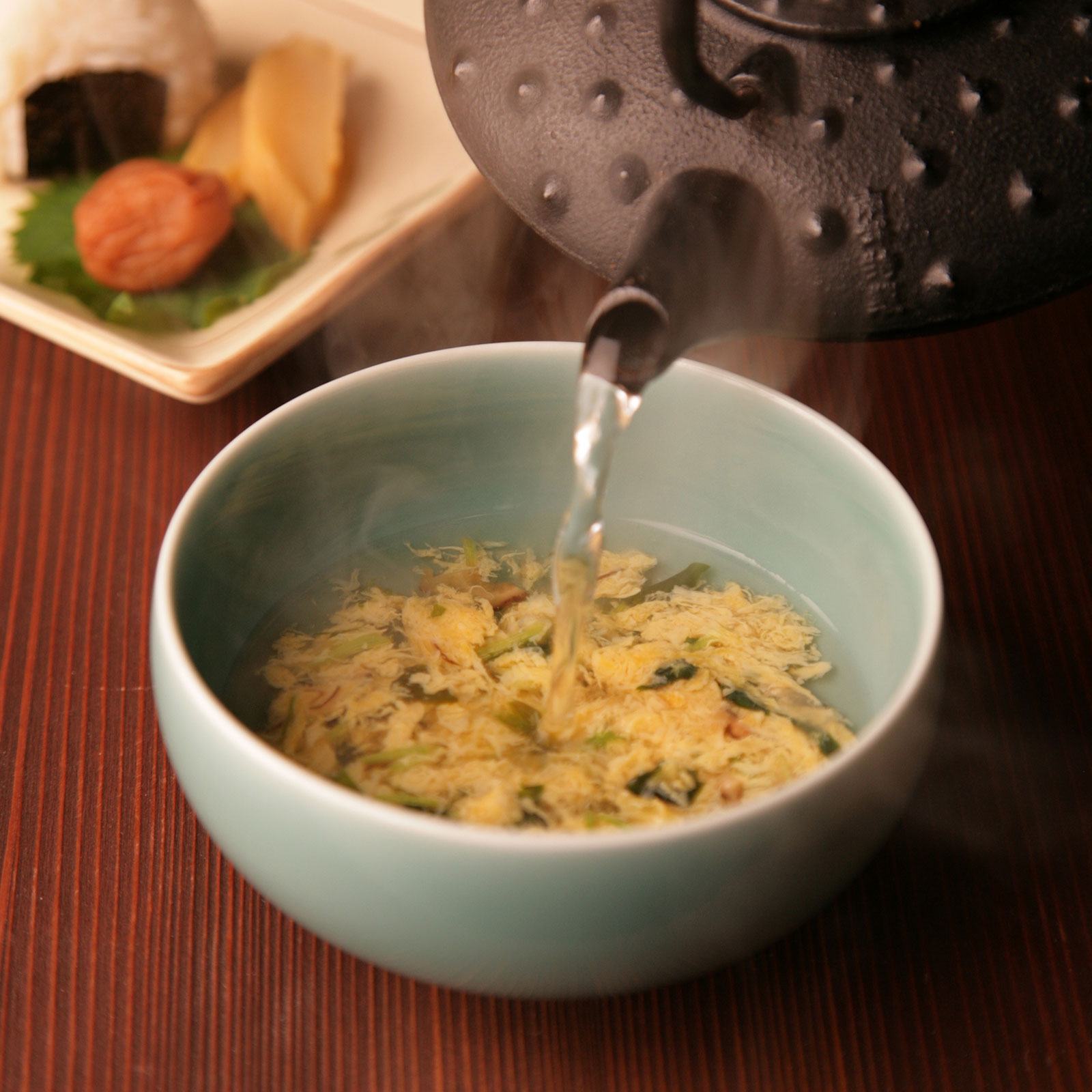 鰹とほたての風味が上品な和風のたまごスープ