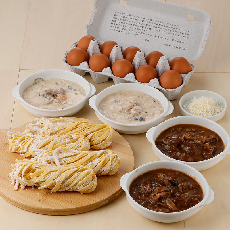 牛すじラグーパスタと境港サーモンのクリームパスタ、天美卵を詰め合わせ。