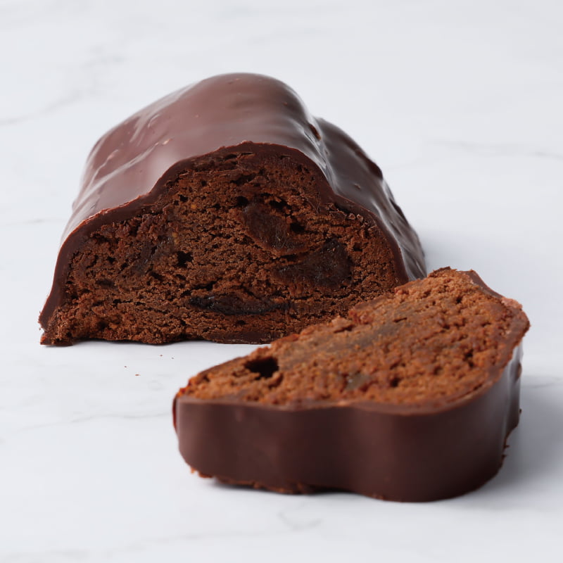 チョコレートとドライフルーツの味わいがしっとりと広がる、新作ショコラスイーツ。