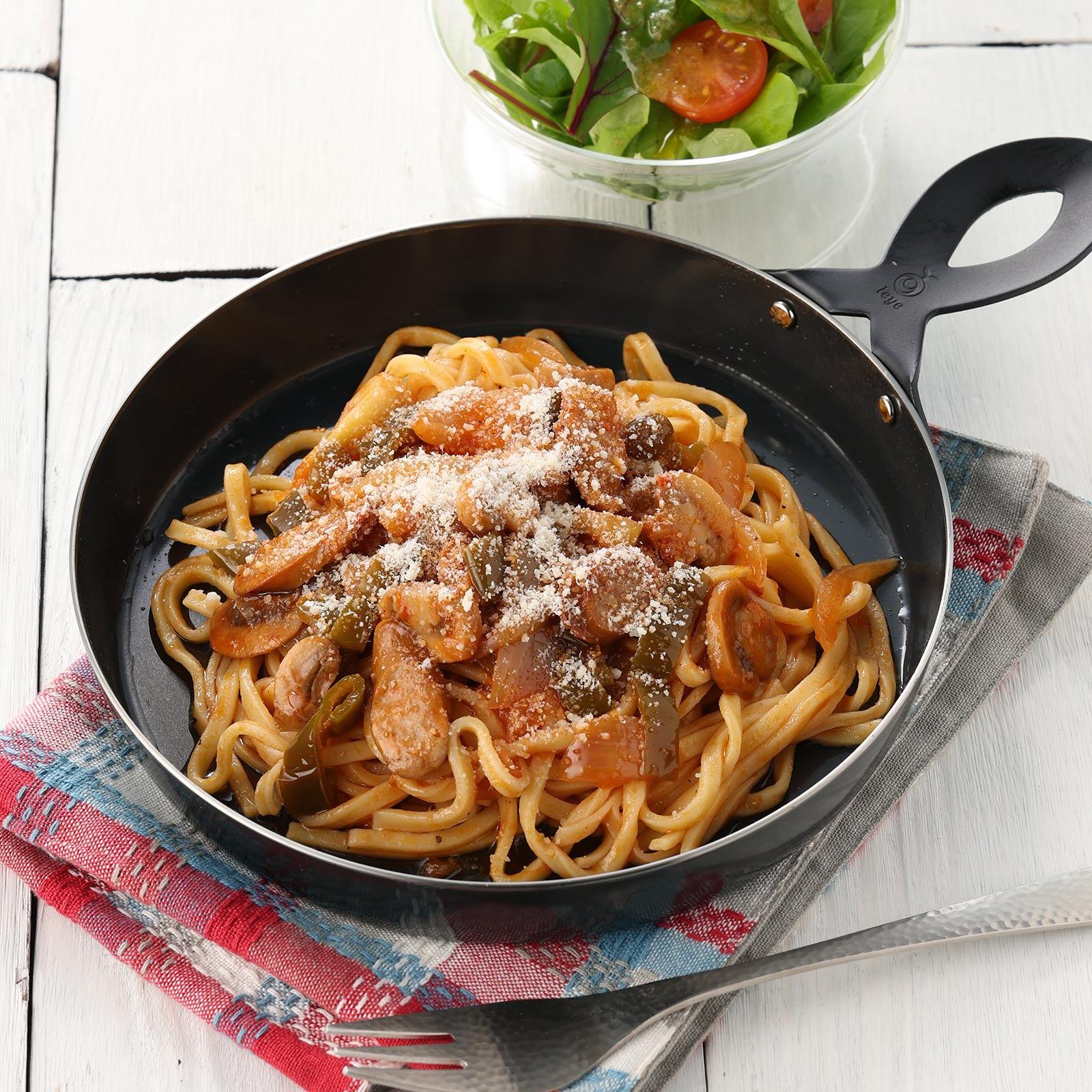 パスタを茹でてソースと和えるだけ、簡単5分で完成する大江ノ郷風ナポリタン。