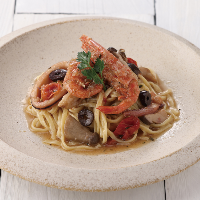 国産赤エビがゴロッ。魚介の旨味あふれるごちそうパスタ。