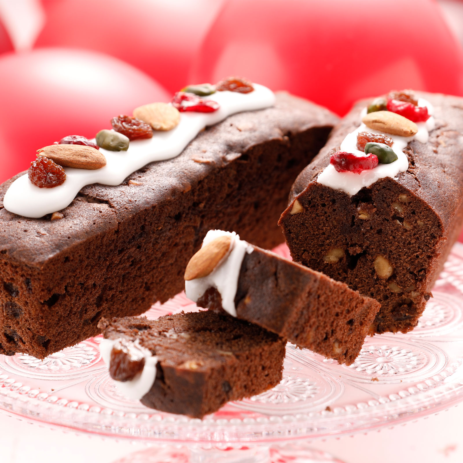 ナッツやドライフルーツの味わいが贅沢に広がる、ちょっぴり大人なミニパウンドケーキ。