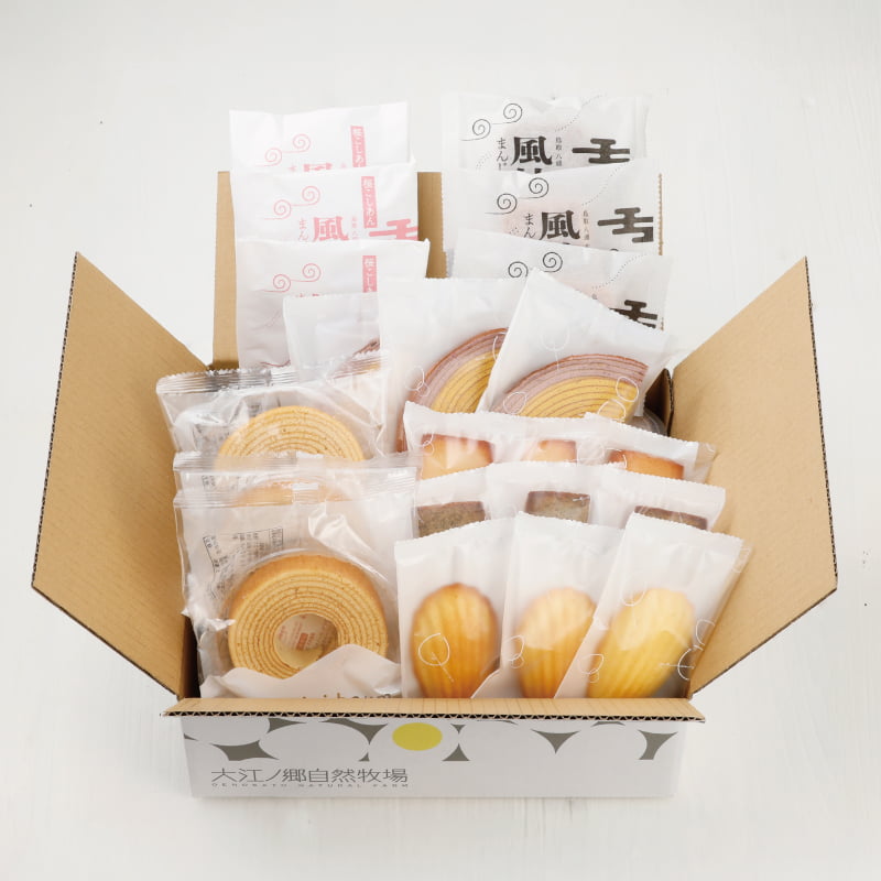 風紋まんじゅうやフィナンシェ、マドレーヌ、バウムクーヘンなど、個包装の焼き菓子を合計21点も詰め合わせた送料込みセット。春の贈り物や春休みのおやつ、内祝のお返しに。