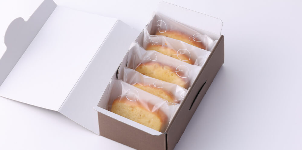 箱に詰め合わせた檸檬パウンド5個入り