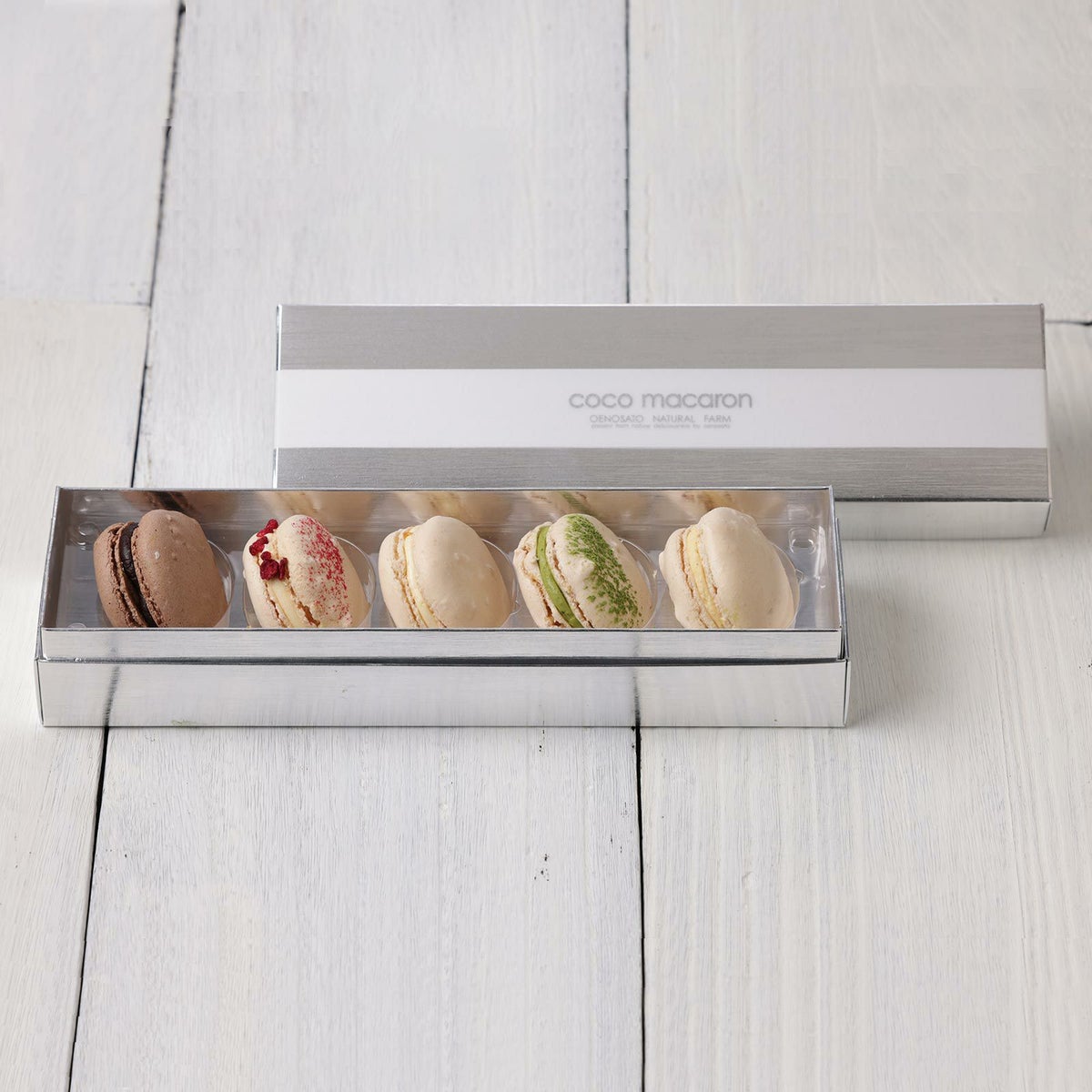 専用パッケージ入りのマカロンはプレゼントにもおすすめ