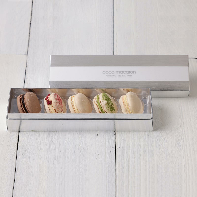 専用パッケージ入りのマカロンはプレゼントにもおすすめ