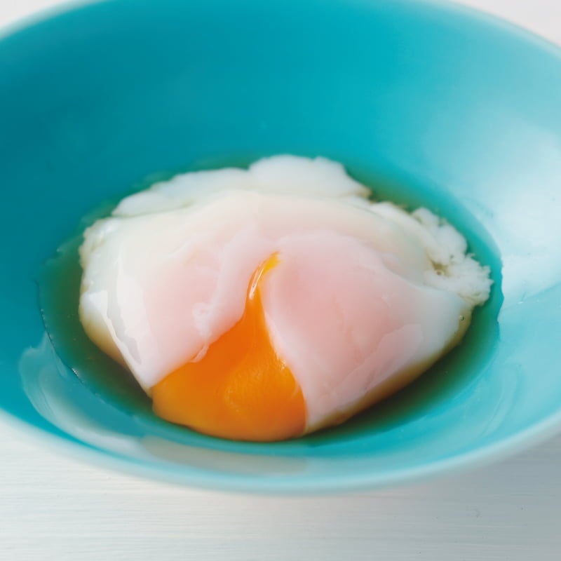 つるんとした白身に黄身がとろ～り広がる蒸たまご