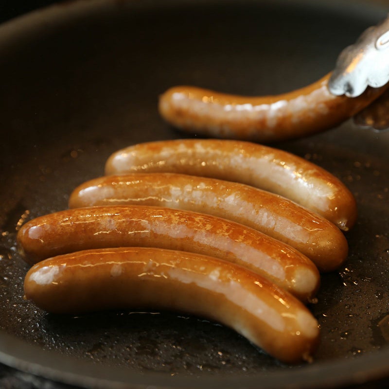 ボイルしてからフライパンで焼くとジューシーな仕上がりに_ソーセージ2種セット