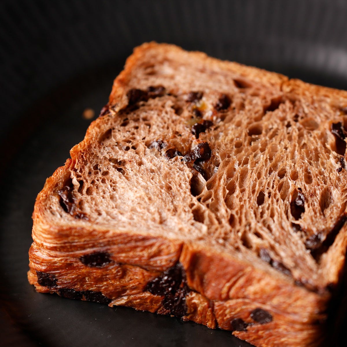 ショコラデニッシュ_軽くトーストするとチョコが溶けてさらに香り豊かに