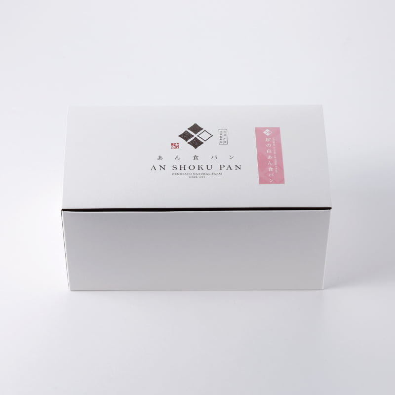 桜の白あん食パン