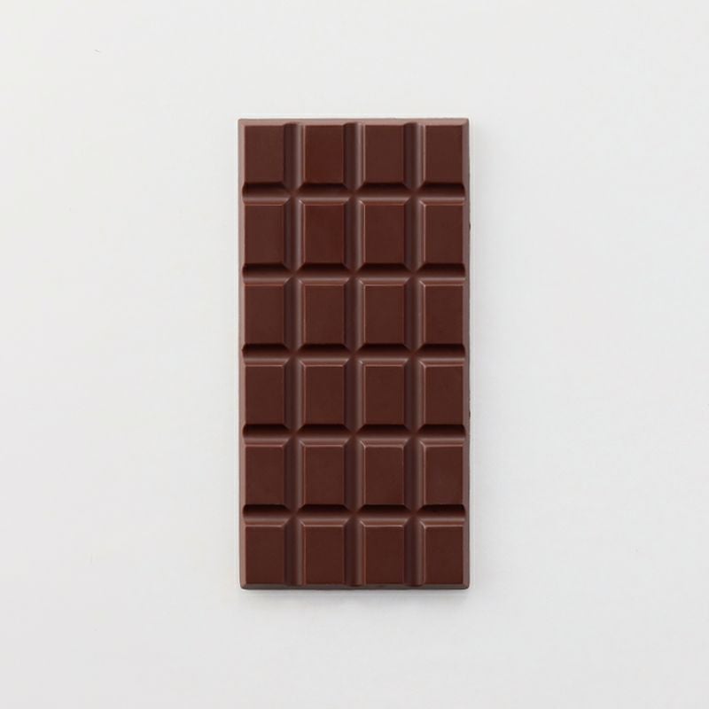 マダガスカル産のカカオ豆から作るカカオ70％のビターチョコレート