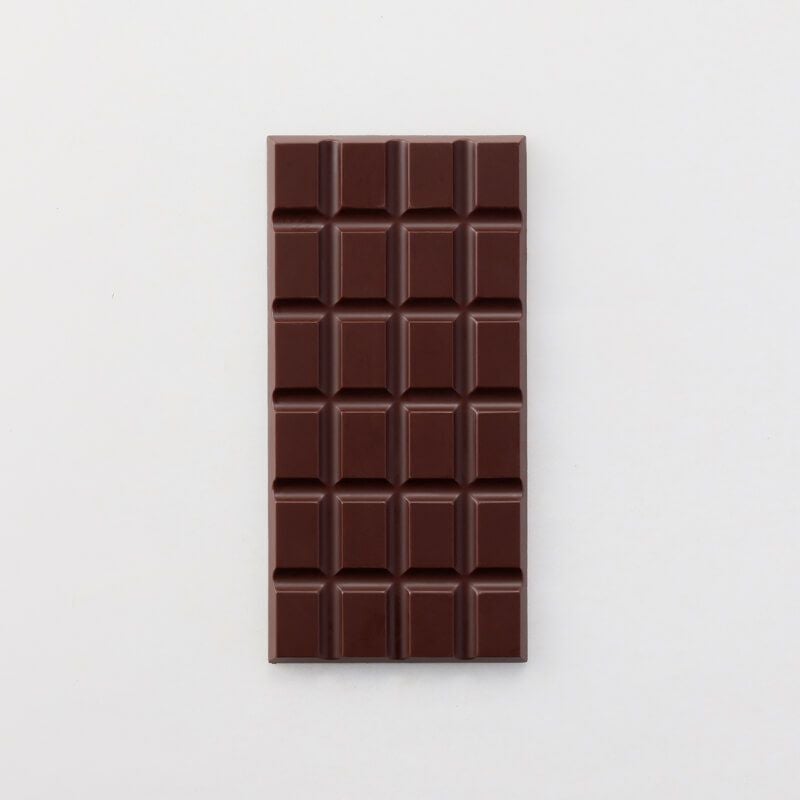 ベリーズ産のカカオ豆から作るカカオ70％のビターチョコレート