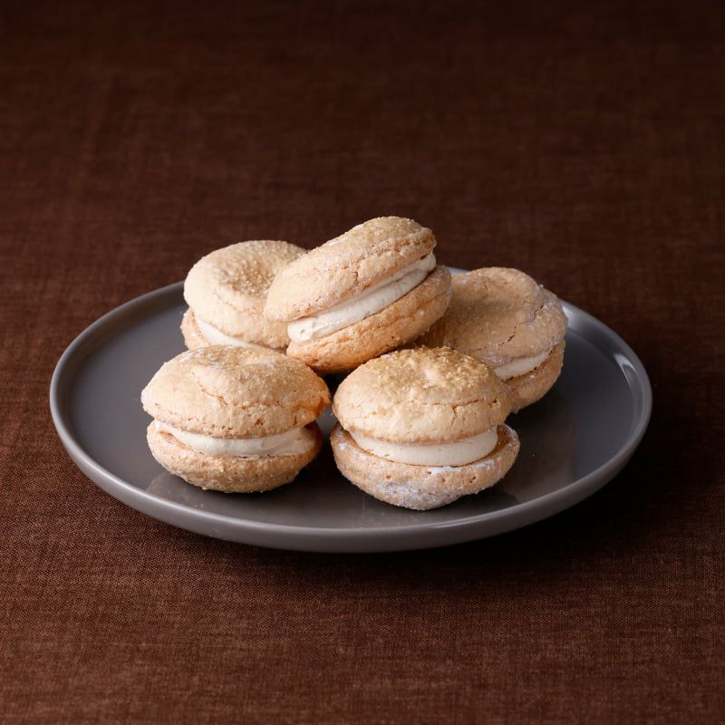 香り豊かなアーモンドの味わい広がるプラリネダックワーズ
